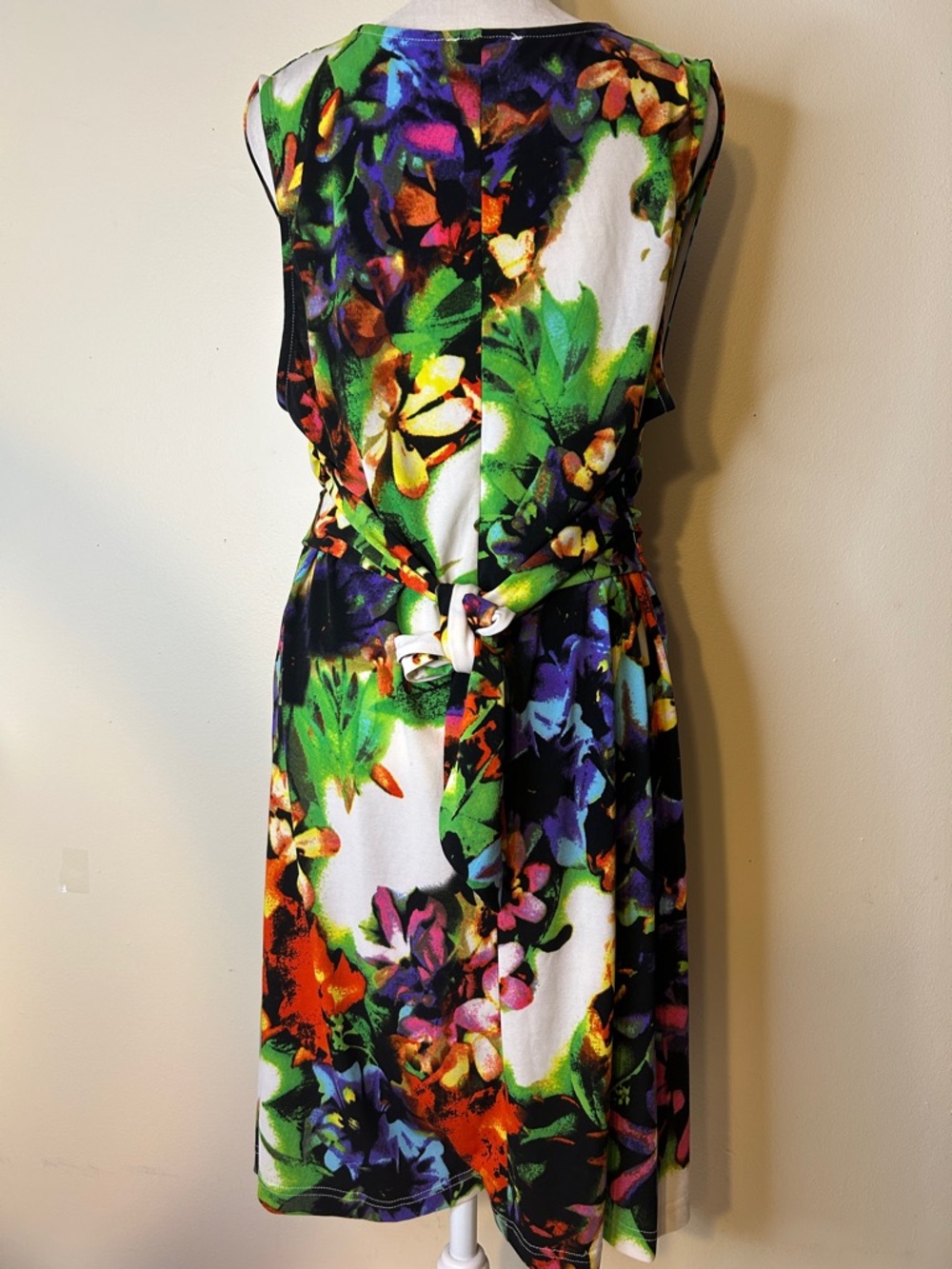 Floral Knot Front Multicolor Dress - Picture 3 of 9